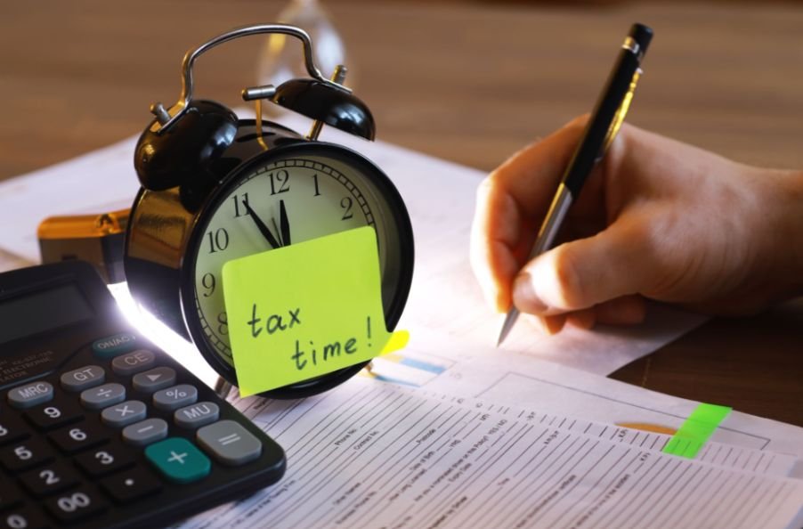 What Is the Best Way to File Taxes for the First Time?